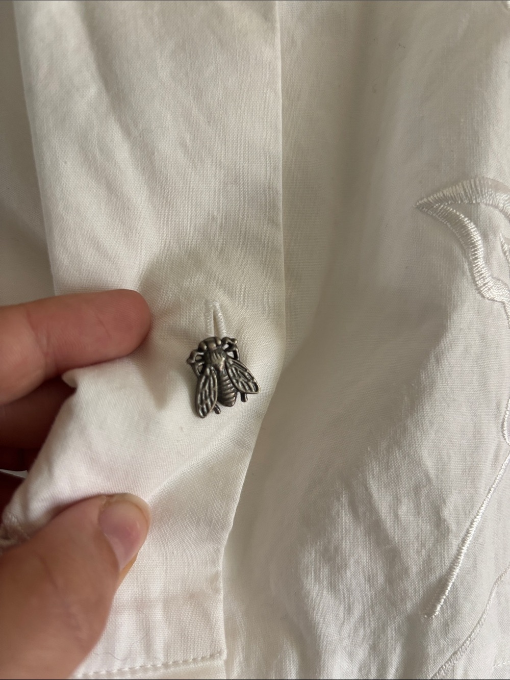 VTG Together • 100% cotton embroidered white button up with metal bug buttons. - Picture 2 of 9